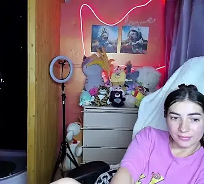 Fiery_Brunette_