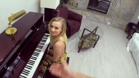 POVD: The Artful Fingers Of Bailey Brooke