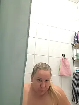 AnnaCurvy