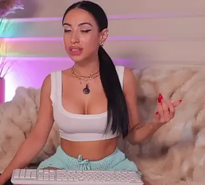 Anais_Bloom
