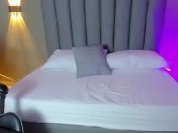 emma_noir_