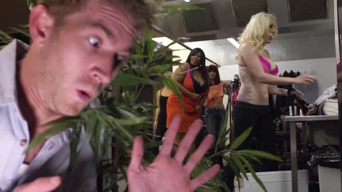 Shes Gonna Squirt: Fire-Hose of Cum from Jasmine