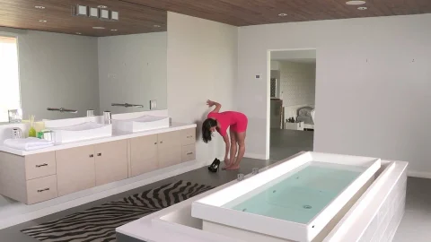 Reality Kings: Kendra Forces Xander to Enjoy