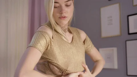 JoyMii: Adorable Girlfriend, Powerful Sex