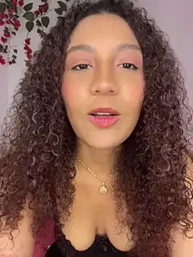 Daphnne_Curly