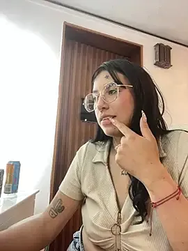GabyLopez_Pink
