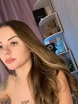 Alina_Vibe_Me