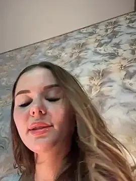 Alina_Vibe_Me