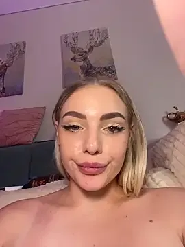 HugeBoobsAlice