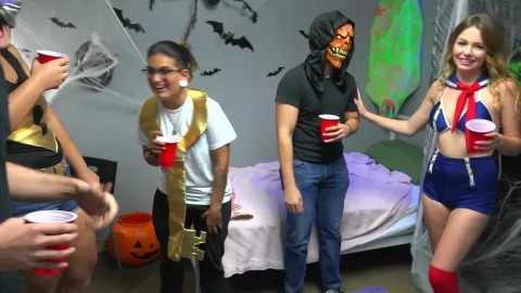 Reality Kings: Baring It All at the Dorm