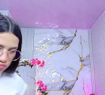 Chiara_tay