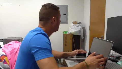 SpyFam: Squirt Show Sabotages Stolen Gadget