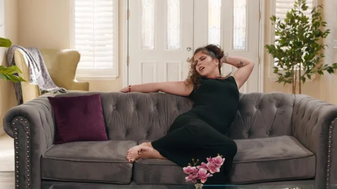Caught Fapping: Unintentional Teaming-Up on Couch