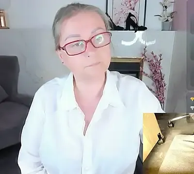 Alexandra_Kind