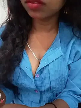 Sexy-Zeenat