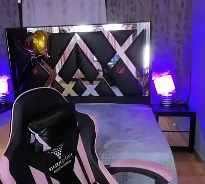 Linda4Petite
