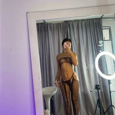 👠🖤