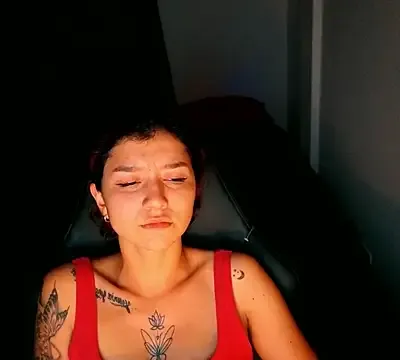Skinny_queen_20