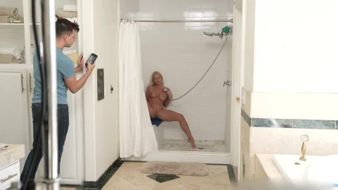 MyPervyFamily BTS: Bubble Butt Banging Action