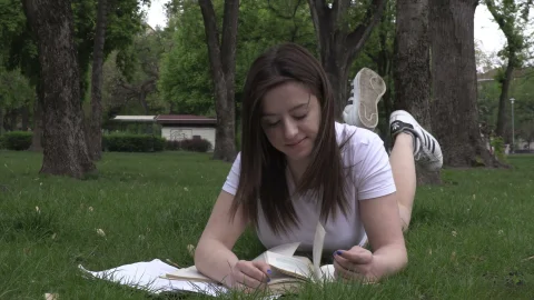 video art holland: Campus Minx Goes Buckwild: Gabriella
