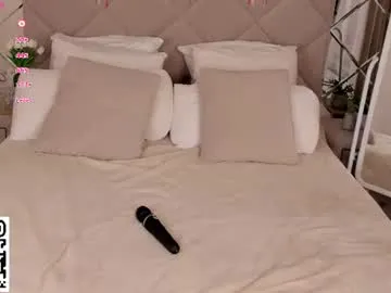 stella_leee