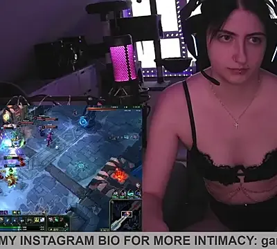 Gamergirl-Linela