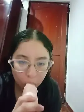 kitty_valer