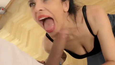 LetsDoeIt: Kira Queen digs raw fucking