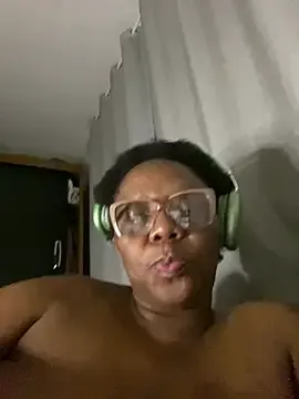 BoobsQueeen
