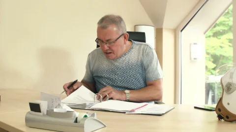 video art holland: Sucking at the Office