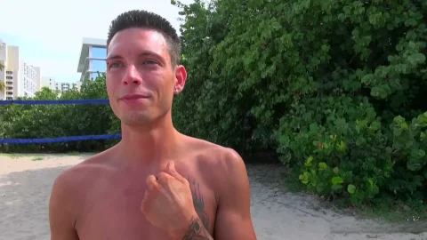 Reality Kings: Cruzing the Beach for Booty