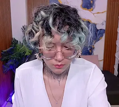 Lyra_tay
