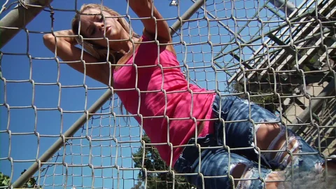 3rd Degree: Bleachers Can't Handle Jessa's Heat