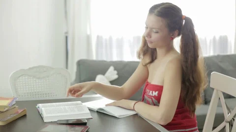 Daily Sex Dose: Peachy Swaps Books for BJs with Friend